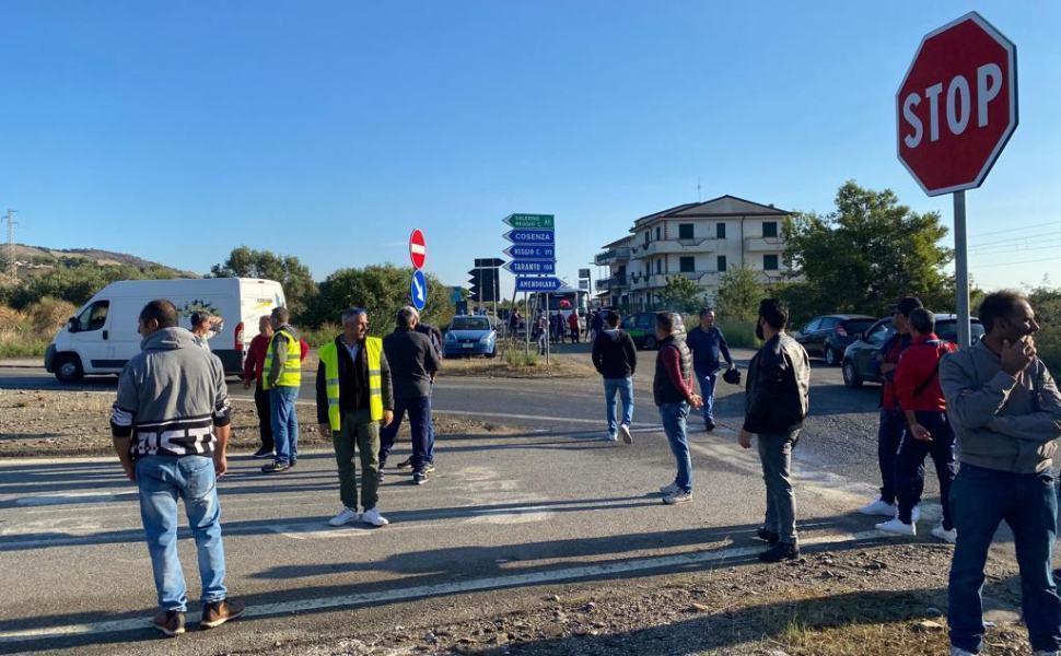 protesta consorzio bonifica trebisacce 02