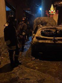 auto in fiamme vallefiorita