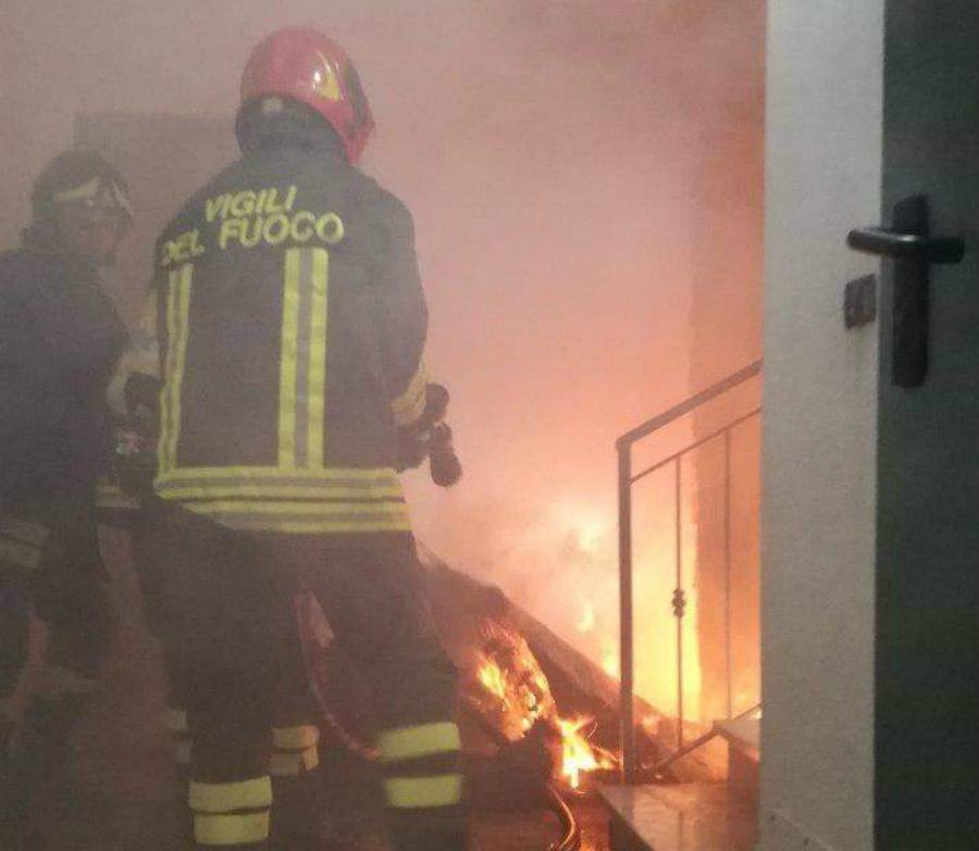 Incendio in uno scantinato, panico tra i residenti 57 023a2763 b275 46f9 8e7c b9e4c5d3d260cop