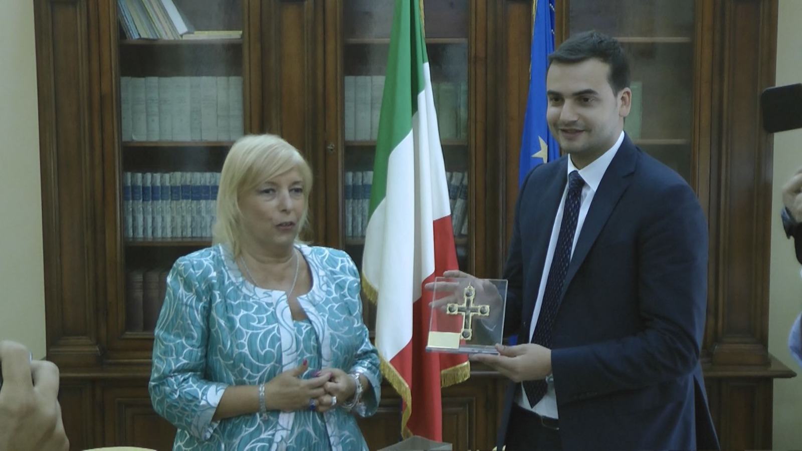 02cd16a6 1063 4bb8 b8e9 18d4e0256b19