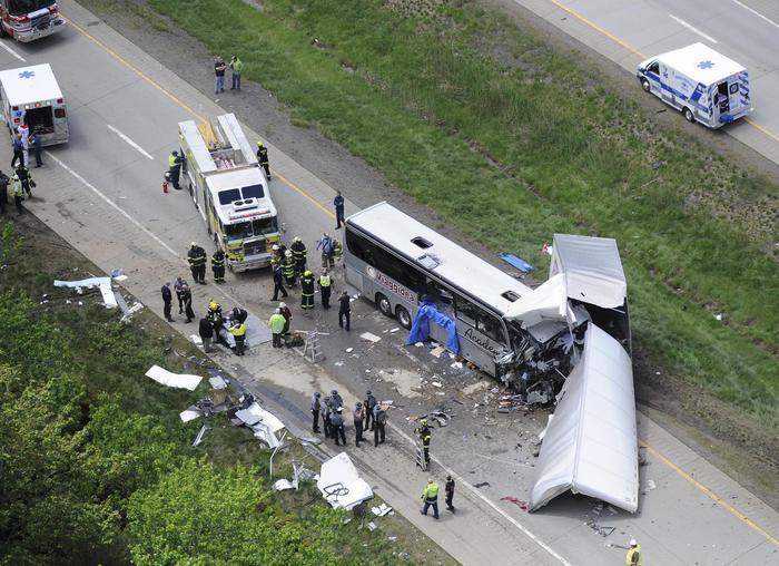 Tragico schianto in Pennsylvania, anche due sposini di Locri sul pullman 51 04c7032c9c5500bcbe021afaf11516cf