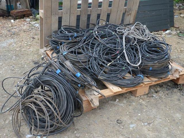 Rintracciati in possesso di cavi rubati, denunciati 77 0515c669065436b3ca7d39002d18825a