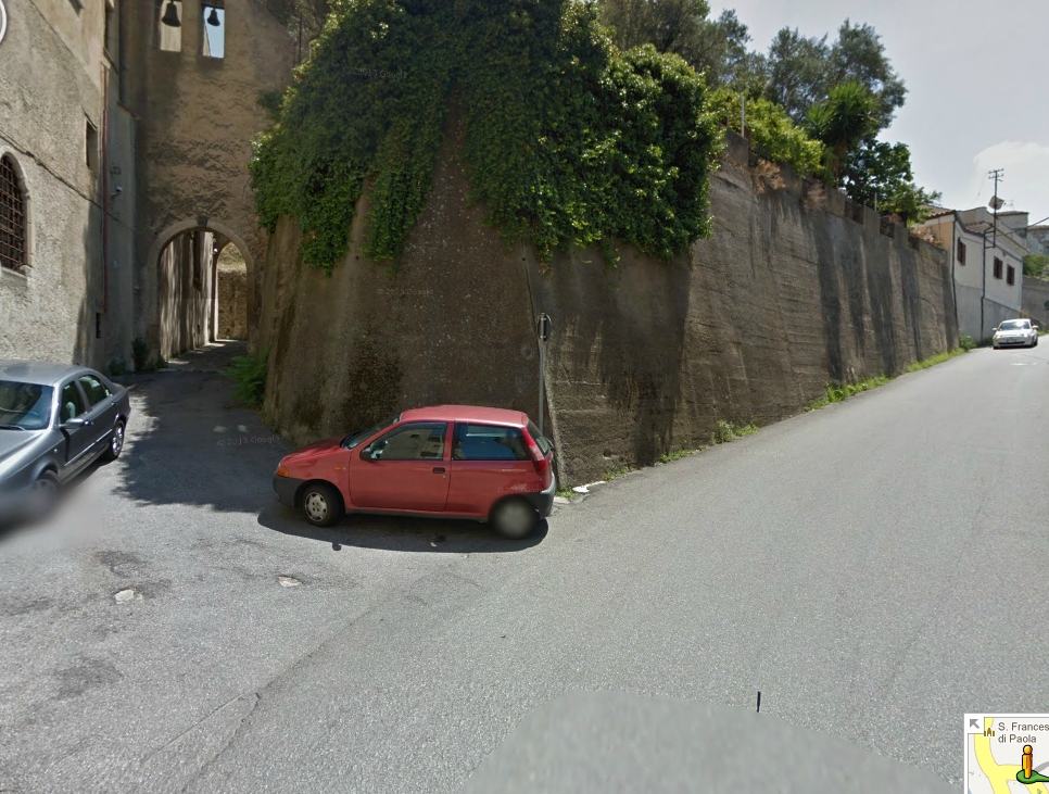 Arco in pietra lesionato, chiusa strada nel Centro Storico 77 0b234cf64f07da4b5f5ddfd09e4cdd31