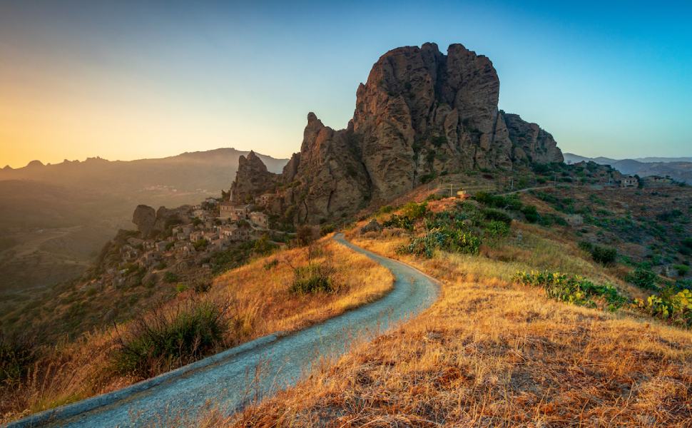 1 Melito di Porto Salvo Castello di Pentedattilo Cesare Barilla