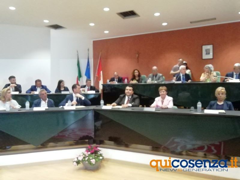 11consiglio comunale comune rende aula