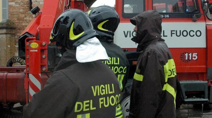 Vigili del fuoco precari uniti per un solo obiettivo: rivendicare il diritto al lavoro 51 1863992 vigilifuoco 1