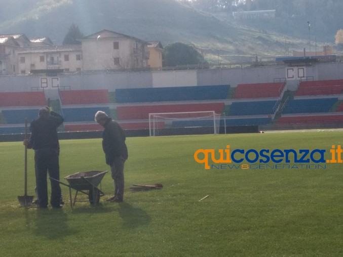 Un nuovo murales per Bergamini, il regalo di un imprenditore ai tifosi del Cosenza 56 1murales bergamini stadio hobby color