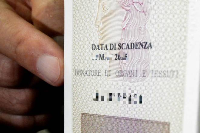 Esprimere la volontà di donare gli organi sulla carta d'identità: anche a Rende ora si può 197 20140619 72417 3