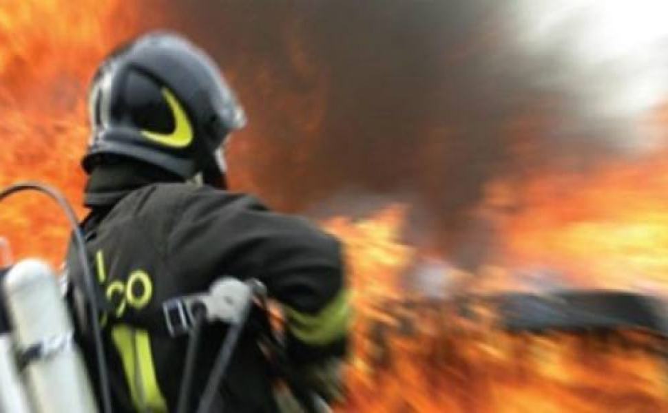 Ritrovato nelle campagne il corpo carbonizzato di un uomo: in azione la scientifica 51 20140729132223 vigili del fuoco incendio650 1200x720 1 1