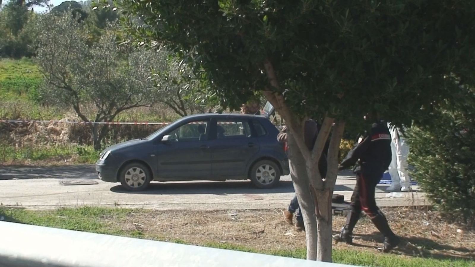 Uomo ritrovato cadavere vicino ad un'auto nei pressi della statale 106 51 2018 03 30 PHOTO 00000962