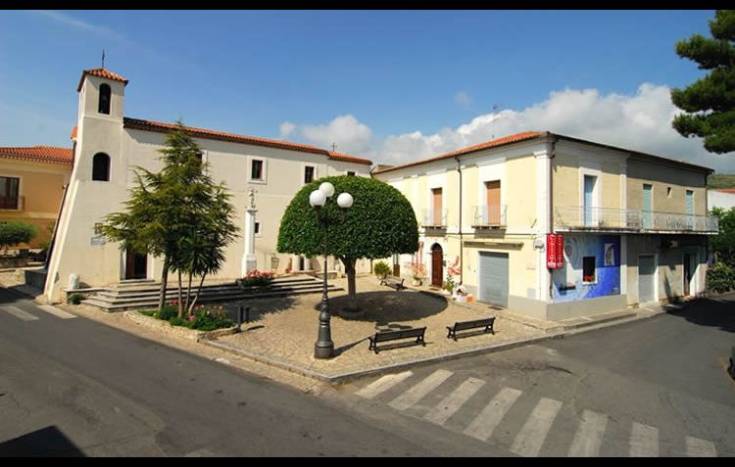 piazza cirella accoltellamento