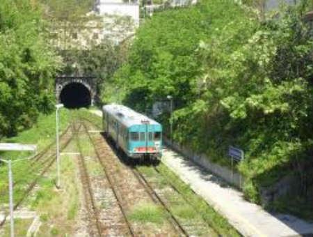 Ferrovie della Calabria: protesta ex dipendenti in pensione 74 23ccc50b42e2527f4169e24c410d4363