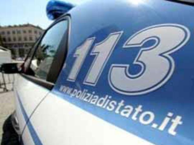 Tenta di ammazzare la moglie: fermato dalla polizia 77 2b551ce1291b7fe32d649c652b6393d5