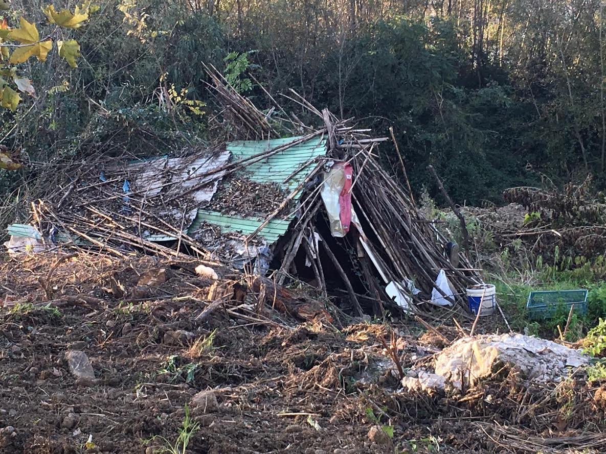 La baracca sul Torrente Surdo, sarà abitata? 80 3 1 1