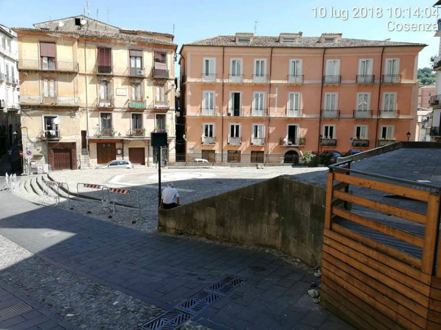 Centro storico: un silenzio assordante di un luogo "che non c'è più" 56 36983632 10214353451322660 2018941444403757056 n