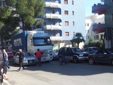 Incidente a Quattromiglia di Rende, disagi al traffico 51 3ad0570047f608cef3d2304ebaabd4d6