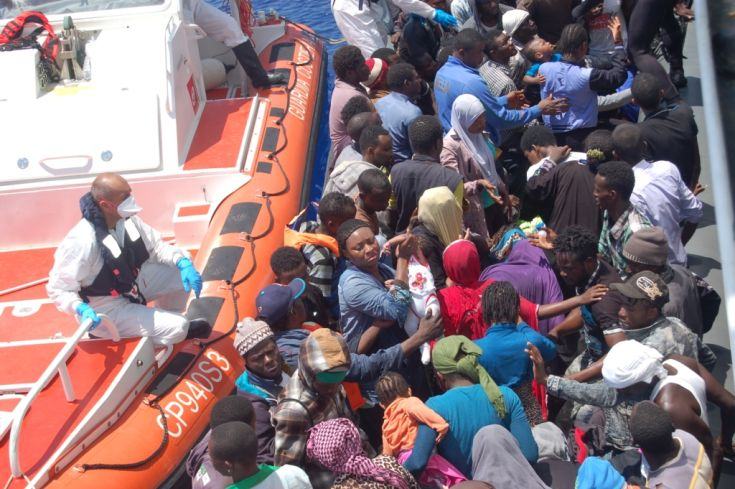 Ancora sbarchi in Calabria, approda sul Tirreno natante con 835 migranti (FOTO) 188 4 ¦ ev 51