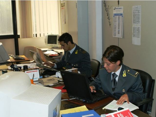 Rappresentante legale di una società crotonese 'dimentica' di dichiarare 750mila euro di redditi 51 43451d017fb56b69ddb156378b7d05c7