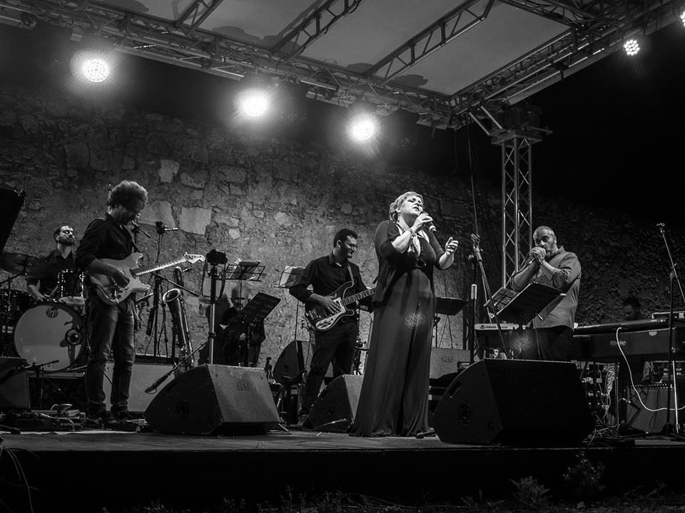 Elisa Brown, la voce più soul della Calabria, presenta Yrros 53 45572563 2130306730353171 589818444191367168 n