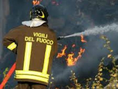 Incendio in un'abitazione a Schiavonea di Corigliano 51 45b53a360f5c976012cca103d74467d3