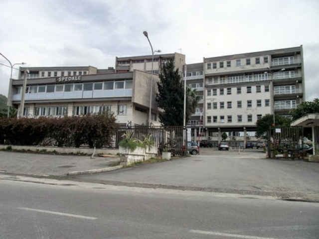 Muore per un malore a 100 metri dall'ospedale 72 46a7aa804515454c330b4f047e63070a