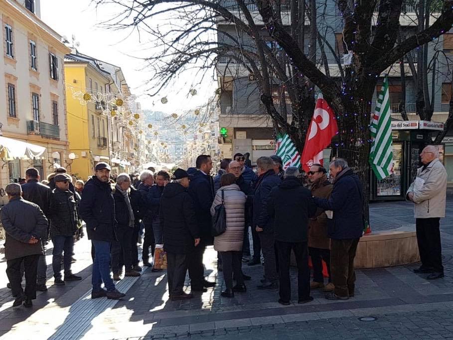Pensionati come bancomat: sit-in in piazza contro la manovra di bilancio 53 48896821 2305121846179042 7962928396814516224 n