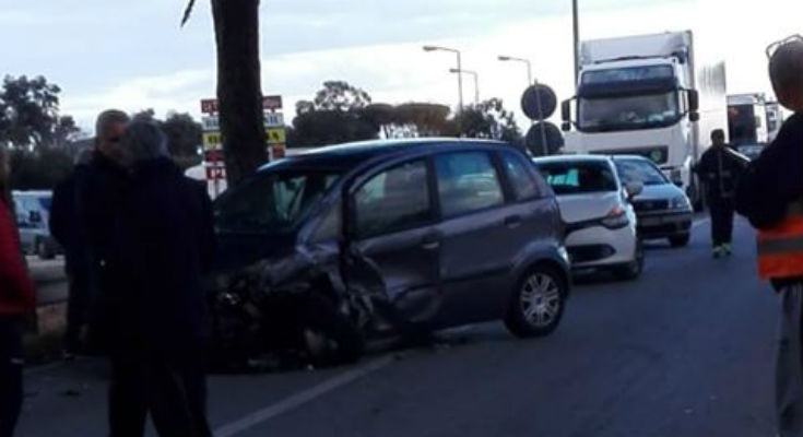 FOTONOTIZIA - Tir incidentato paralizza la statale 106 53 49686414 219185505631971 1654827427152527360 n 1
