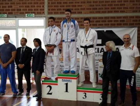 4ba89f82efa40e0b7d5c9aeb30a1d583