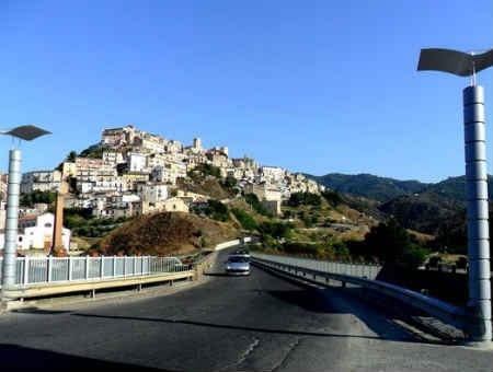 Quattordicenne tenta il suicidio, la Polizia la convice a 'vivere' 71 4bfdeb000f098809492fc571c49169db