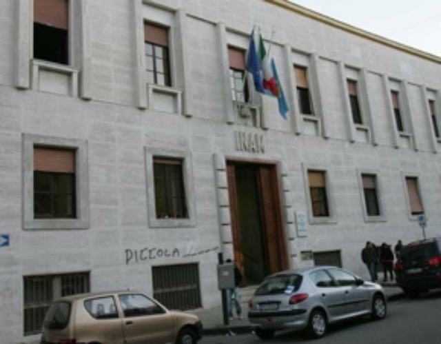 Sit-in protesta davanti azienda ospedaliera Cosenza 80 50f8e9503c40607fa3af5ddb20c717b4