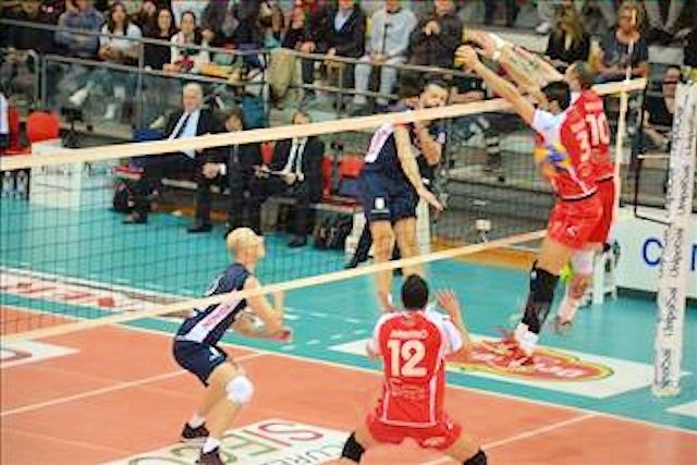 Volley A2 semifinali Playoff: Corigliano che impresa! La Caffè Aiello sbanca Ortona e vince gara 1 62 584f95c319c4510535253814c4ad731b