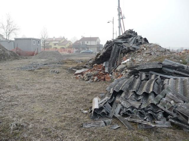 5b9c7c96c4dfbc21170d48a2cdefd3e8