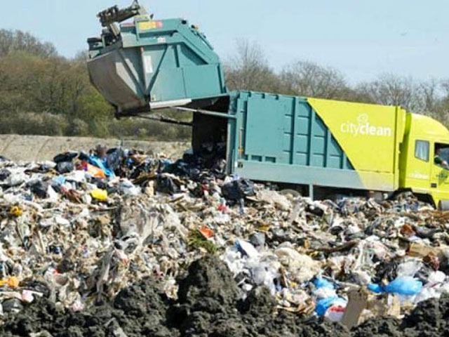 Lavoratori DANECO scioperano bloccando la raccolta rifiuti 71 65eaaa8dcaf7b90afdbd6863e860077a