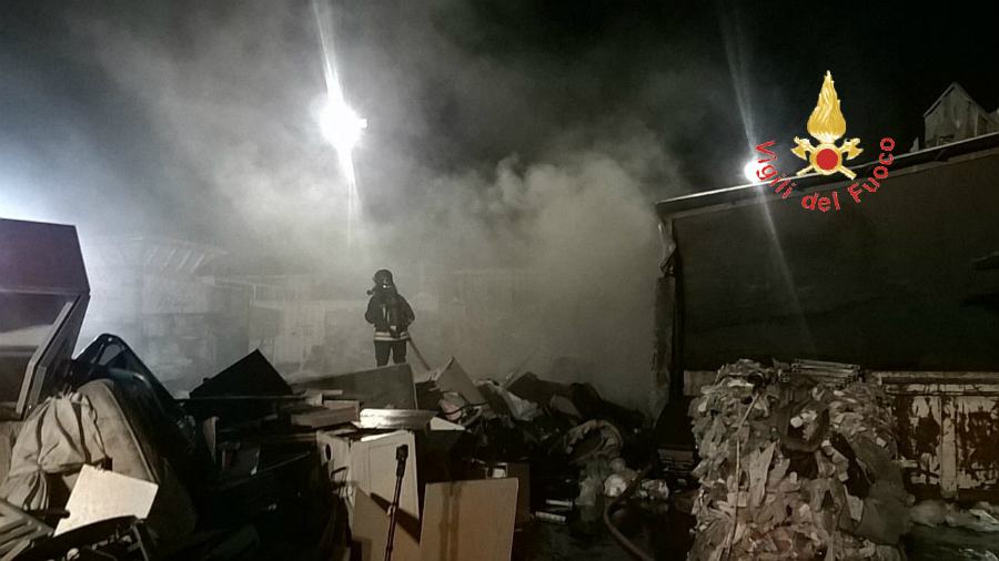 Ecologia Oggi: incendio ai danni dell'impianto di stoccaggio 53 68edbd90 9398 4296 b3db 6ef0ae910338