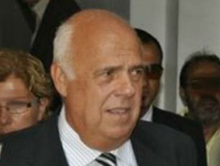 72f122e4e82485b383326f029ba55093