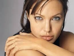 Doppia mastectomia per la Jolie 68 777ef6b3c7c61d83abda6d10e82316db