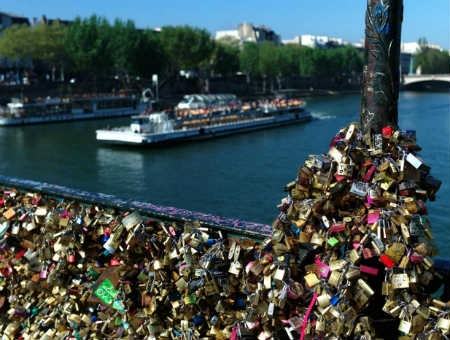 81df69b4f9603314ce851d47305510a9