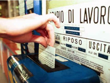 Timbravano e andavano via, denunciati assenteisti 80 8986f0e14a473f333d4bf298560f415d
