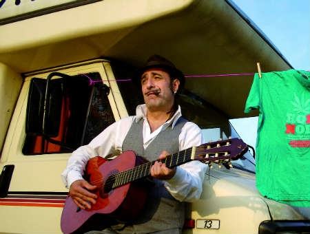 Tonino Carotone e Miss Italia al LungoFiume Boulevard 74 8e22955011cf8d6d8ac7d13a1e62a2ee