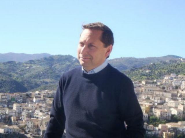 8f096abef1c84b031550e510893c2d4d