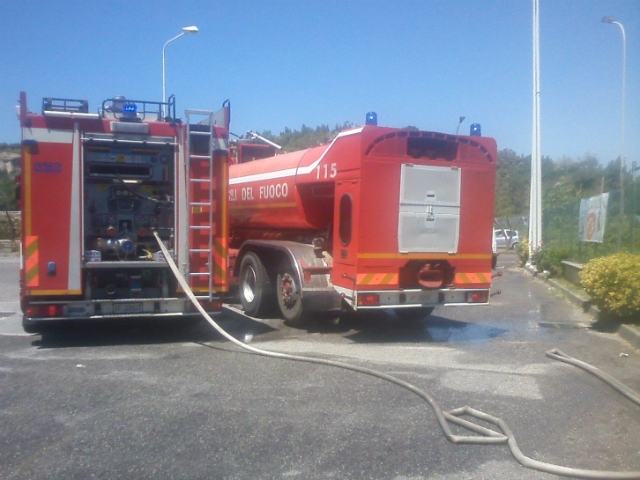 (FOTO) - Vasto incendio doloso nei pressi delle cupole geodetiche 62 91f27c377ad5ecd9bcd79dac44e39958