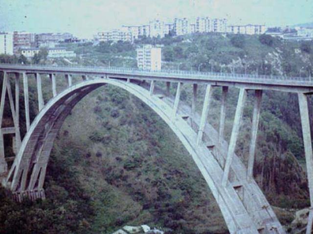 9691a5b021752577710a332a46a30f63