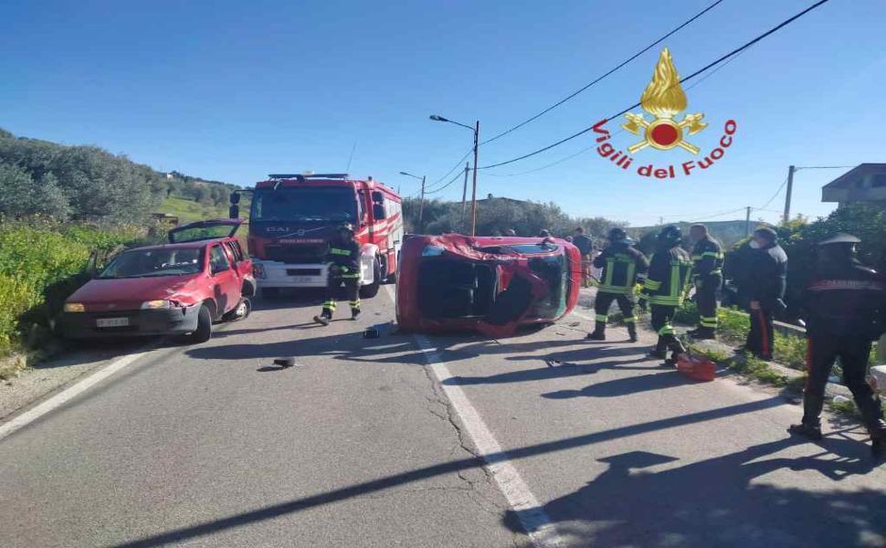 Scontro frontale tra due auto: 4 i feriti, tra cui una bambina di 8 anni 51 9791a840 9d0f 46ca b7a4 cfa6b50d78b5 1