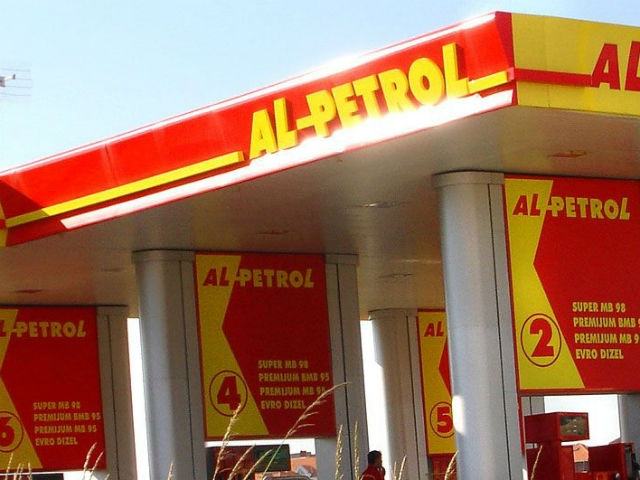 99f0a18506293c6cbf4d08bef9f4126c