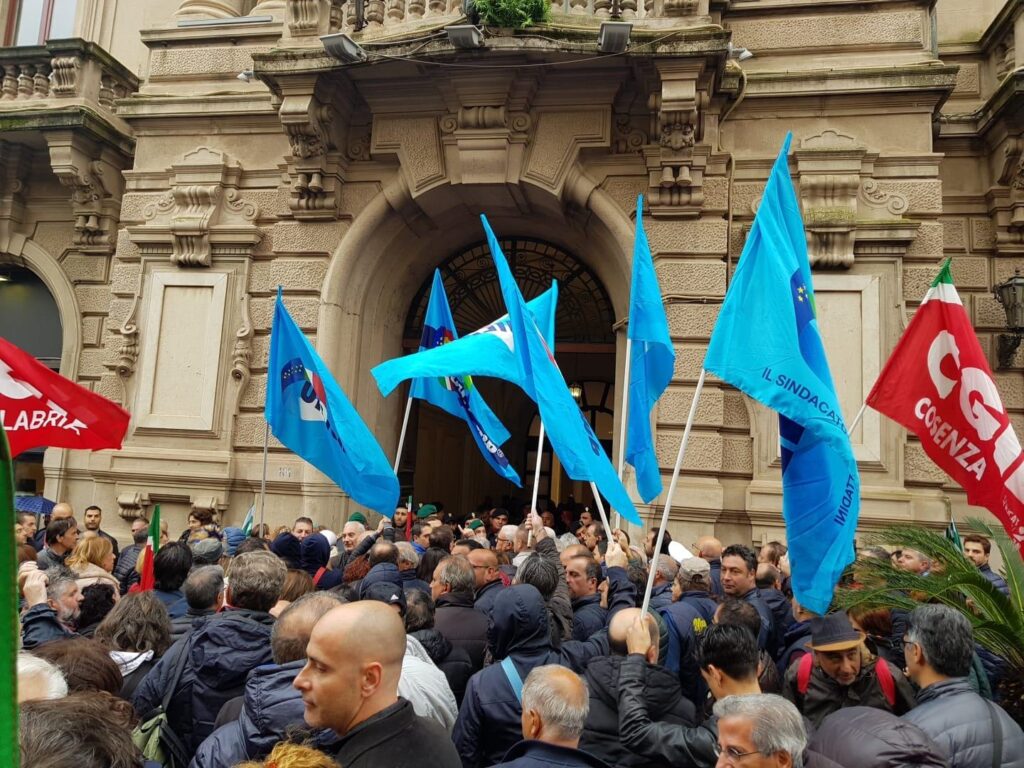 99f0a6d6 eff2 474e a702 8f33e531e9a9