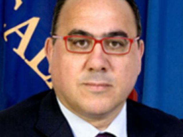 9a8413a5ccf093f7a185637c8138daf5