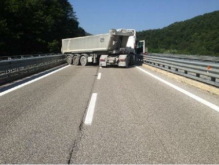 9d9dd195ffadf92e3147b6f02a29187d