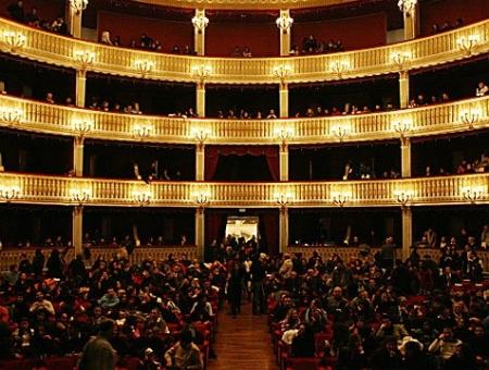 Teatro Rendano: dal 15 gennaio al 19 aprile 2015 la stagione di prosa 51 9dfc6f1788122996640d04f1f78283c5