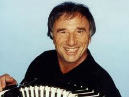 9e44b6c3361a9ab1b2ee3a67ca969493