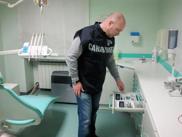 Scoperto studio dentistico abusivo nel cosentino. Arrestato dai carabinieri falso dentista 51 9fea9756de49618df8a07bc5319d744e